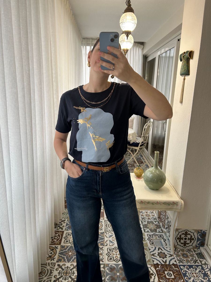 Zincir Aksesuarlı T-shirt resmi