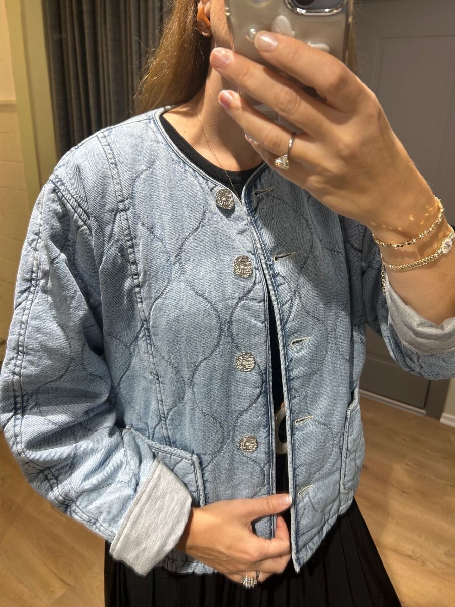 Kapitone Jean Mont resmi