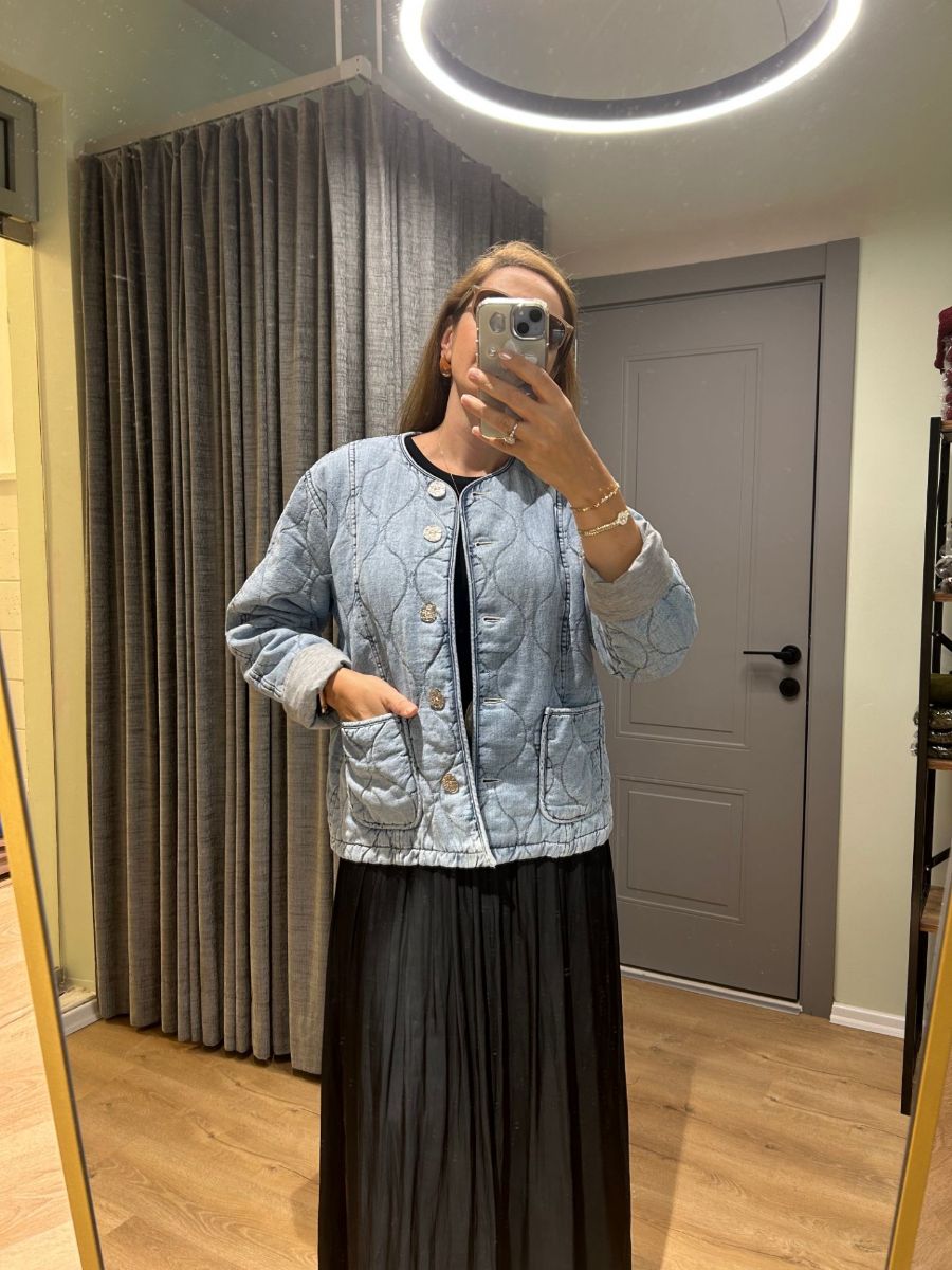 Kapitone Jean Mont resmi