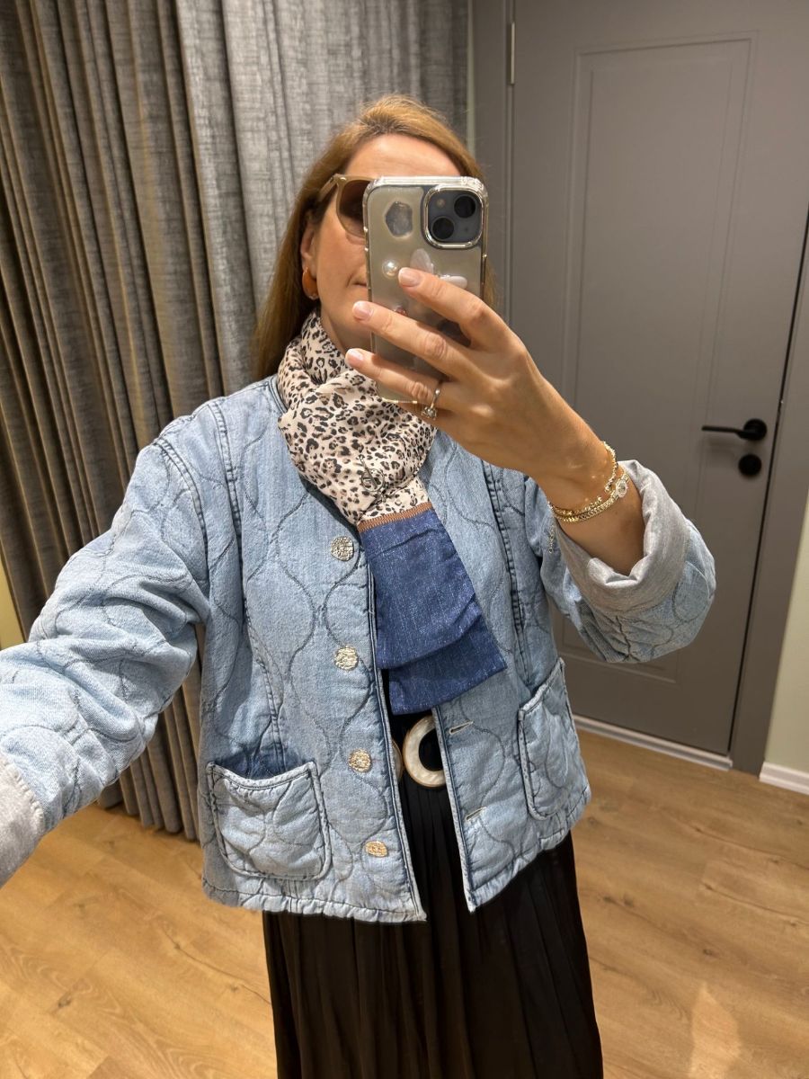 Kapitone Jean Mont resmi