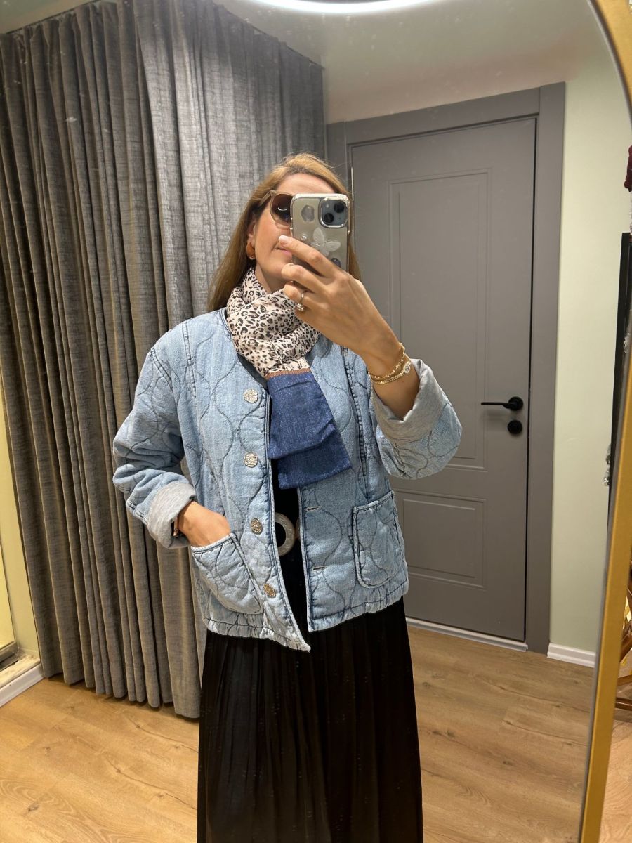 Kapitone Jean Mont resmi