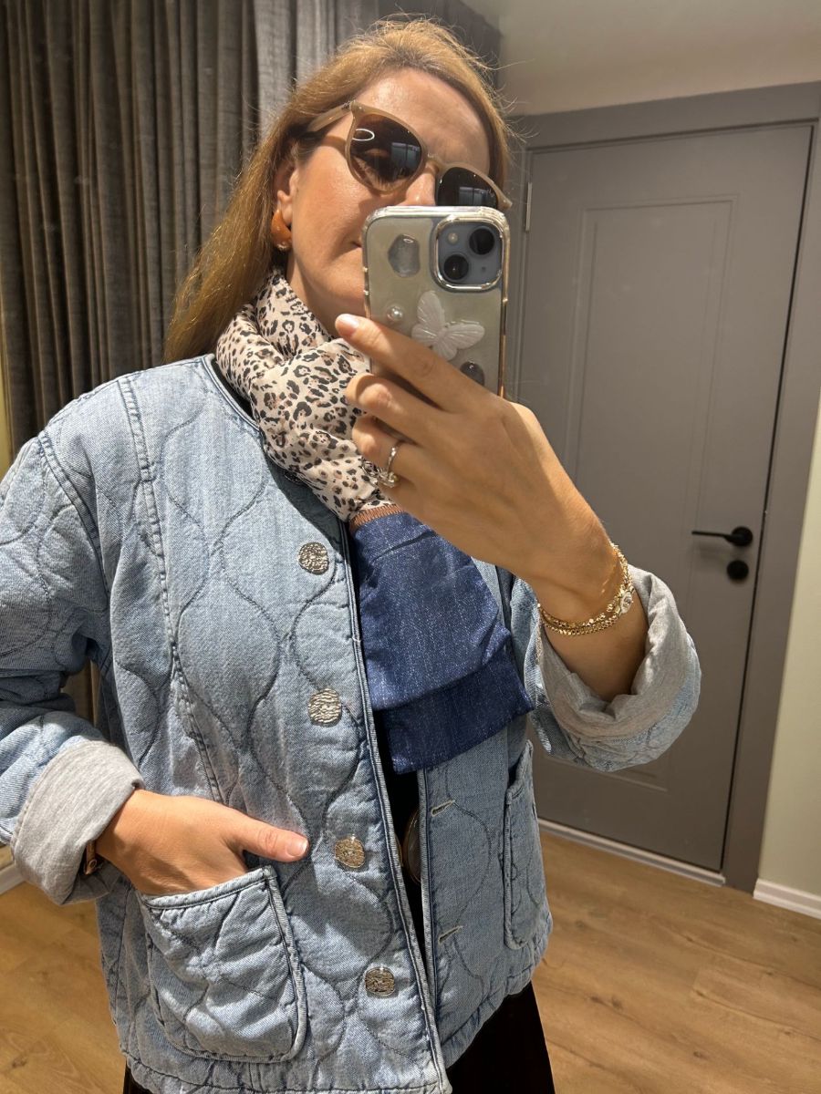 Kapitone Jean Mont resmi