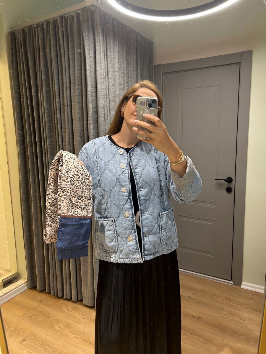 Kapitone Jean Mont resmi